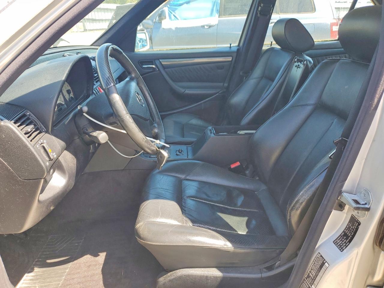 Mercedes-Benz C-Class 230