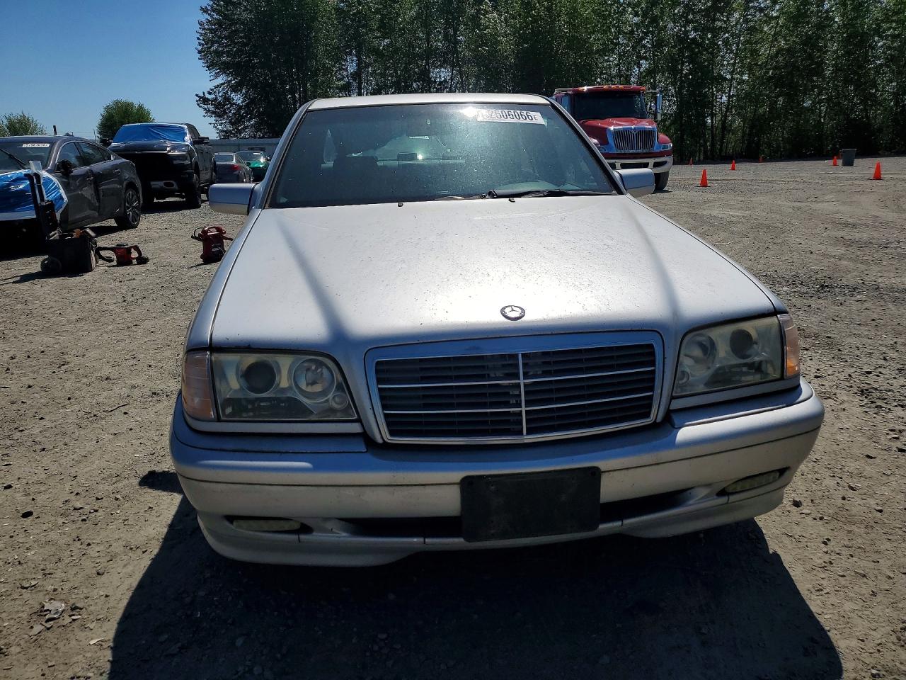 Mercedes-Benz C-Class 230