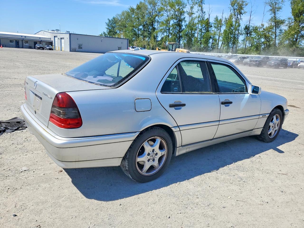Mercedes-Benz C-Class 230