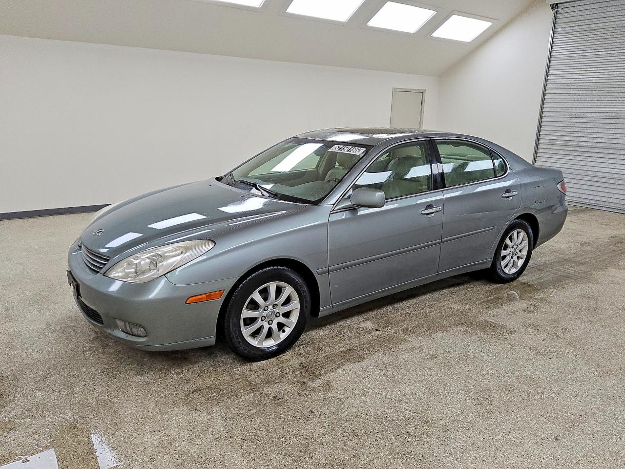 Salvage Lexus Es Image