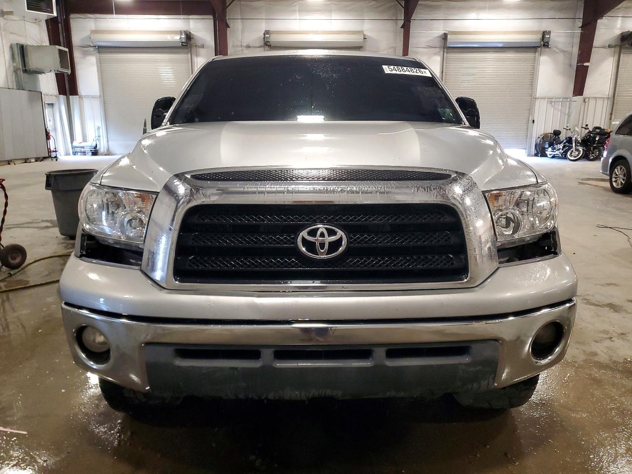 Toyota Tundra Sr5