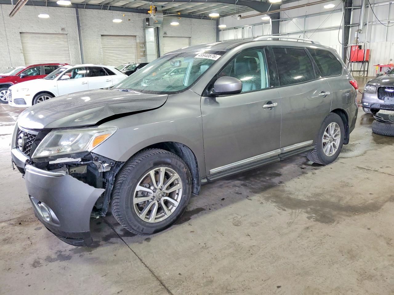 Salvage Nissan Pathfinder Image