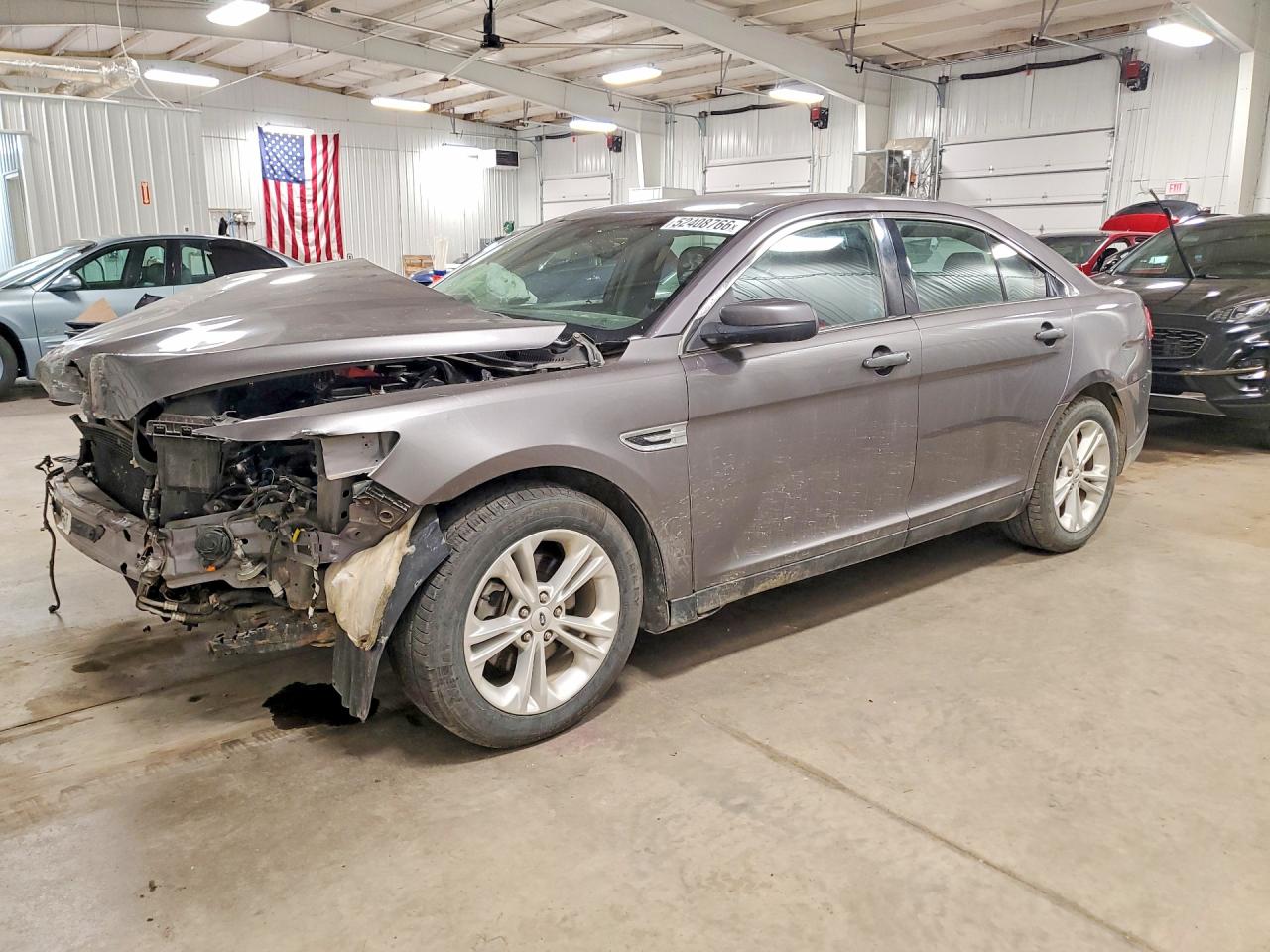 Salvage Ford Taurus Image