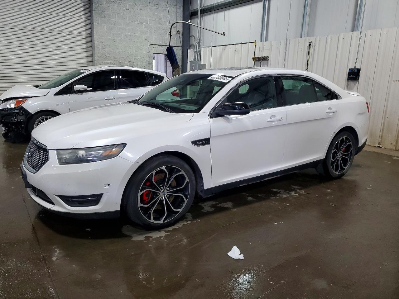 Salvage Ford Taurus Image