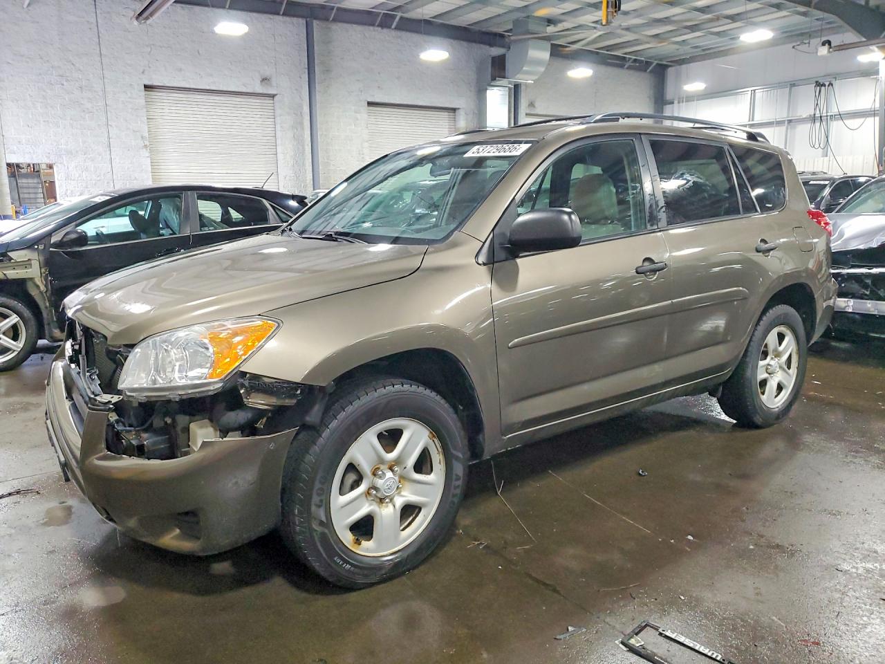 Salvage Toyota RAV4 Image