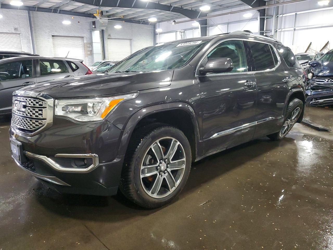 Salvage GMC Acadia Image