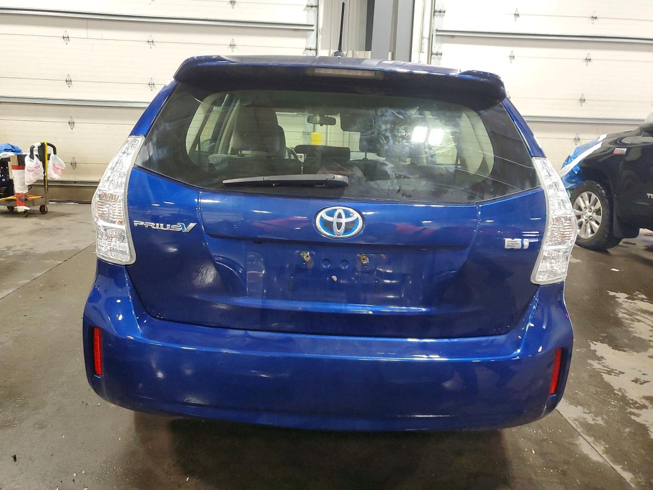 Toyota Prius v Three