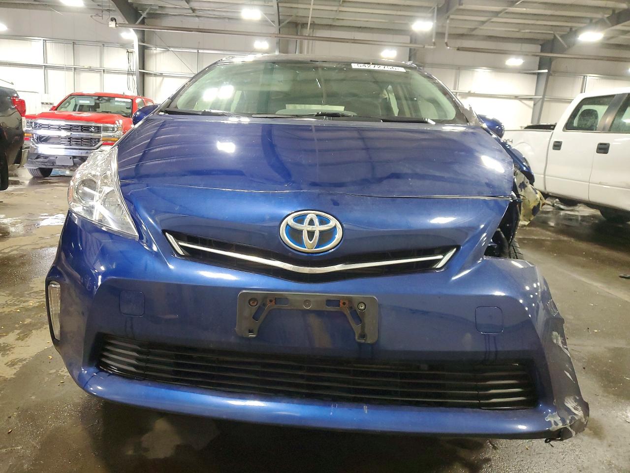 Toyota Prius v Three
