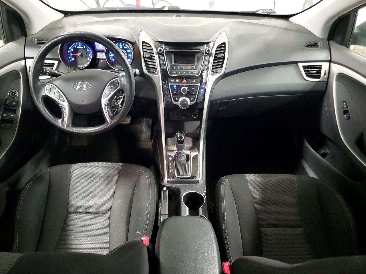 Hyundai ELANTRA Base