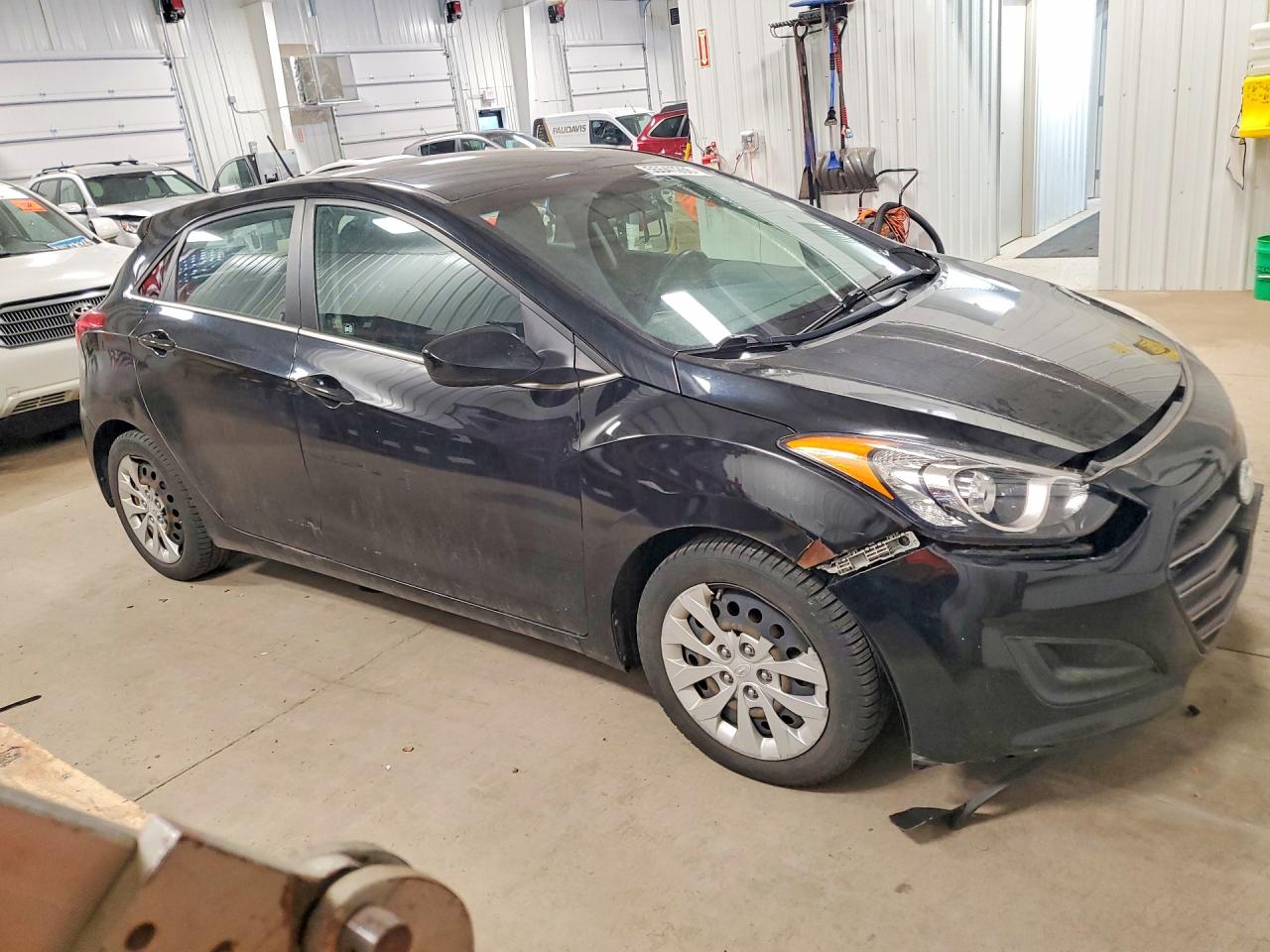 Hyundai ELANTRA Base