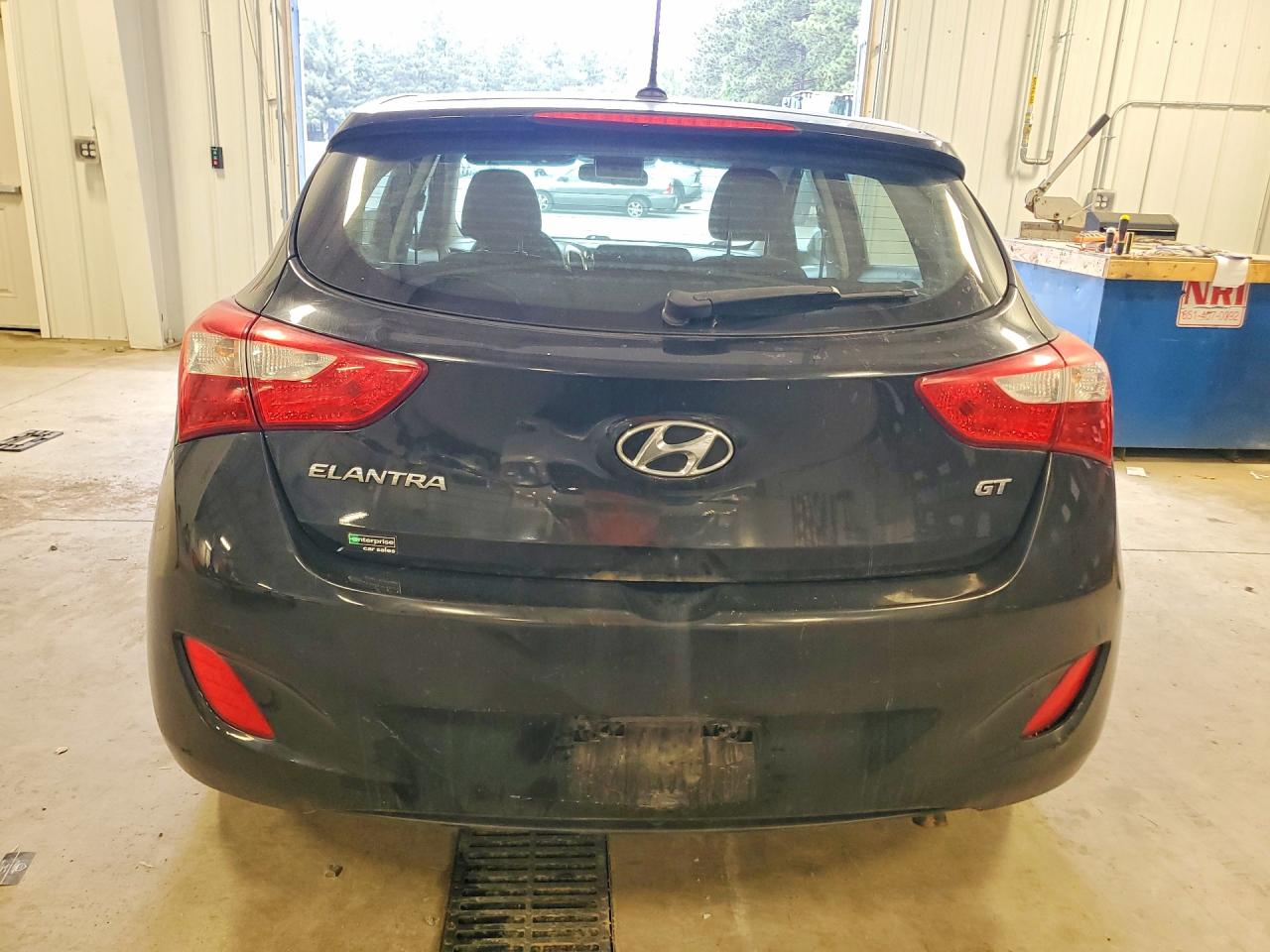Hyundai ELANTRA Base
