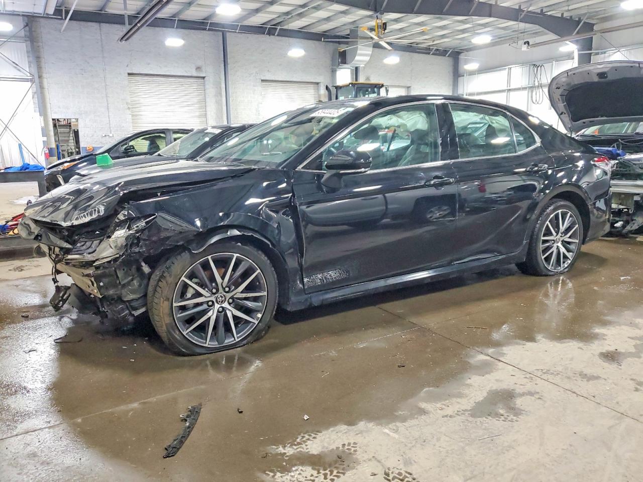 Salvage Toyota Camry Image