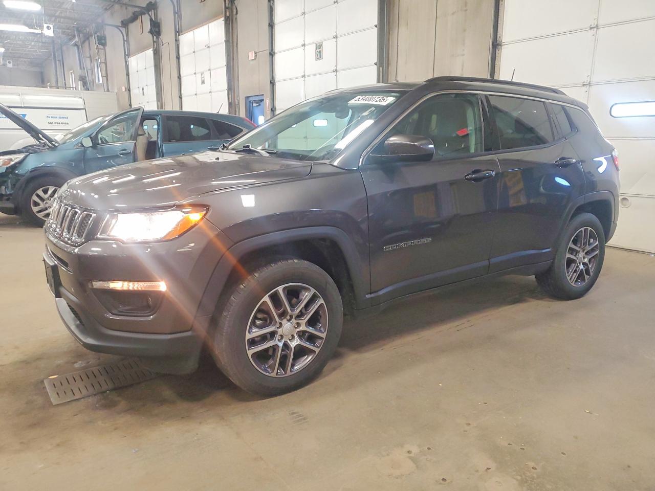 Salvage Jeep Compass Image