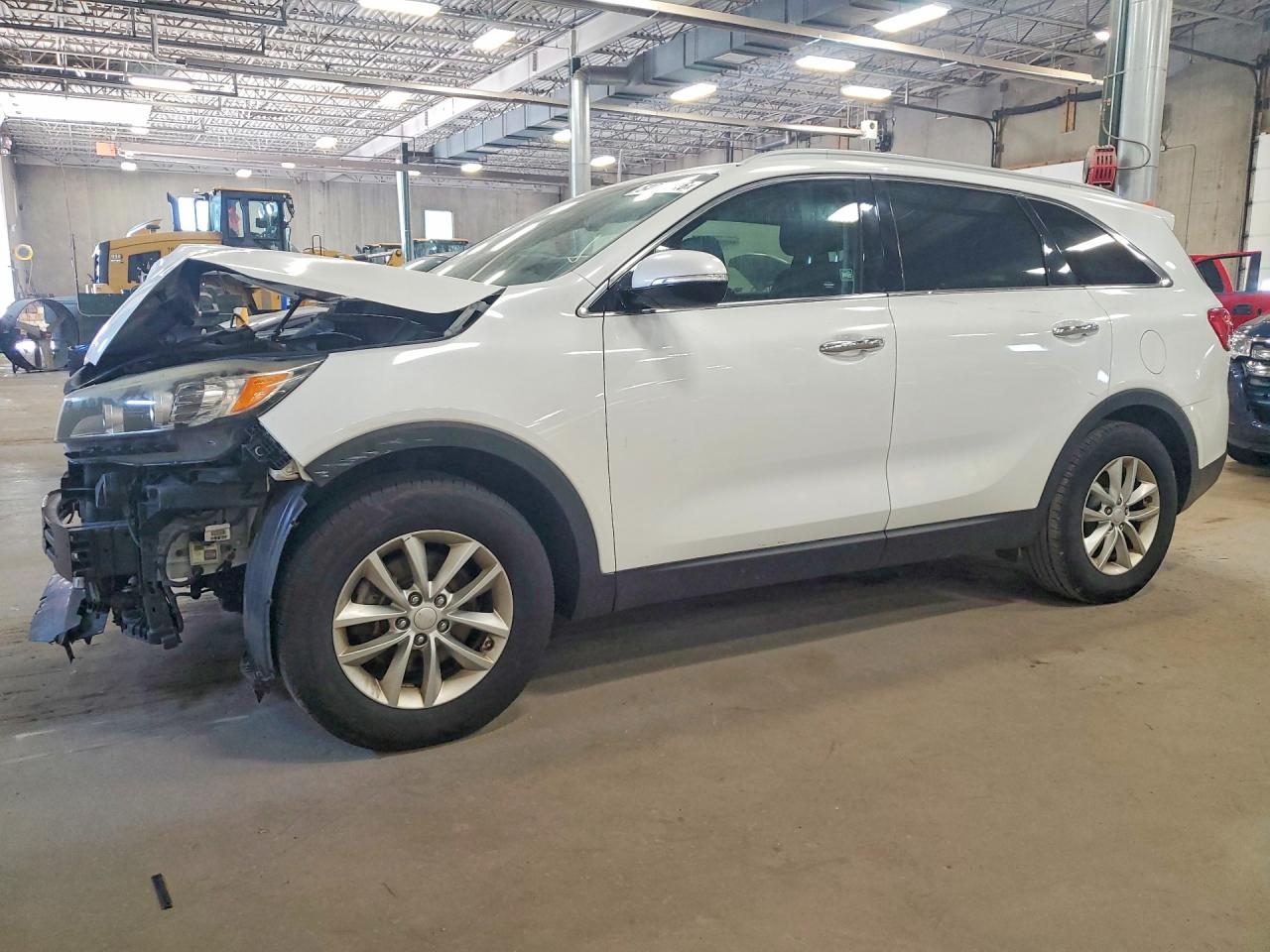 Salvage Kia Sorento Image