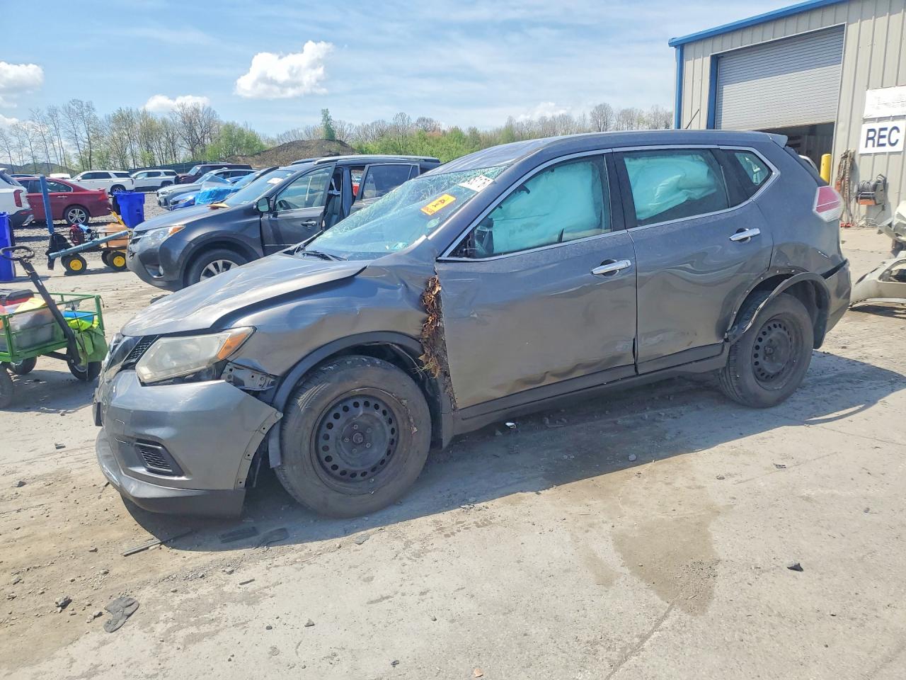 Salvage Nissan Rogue Image