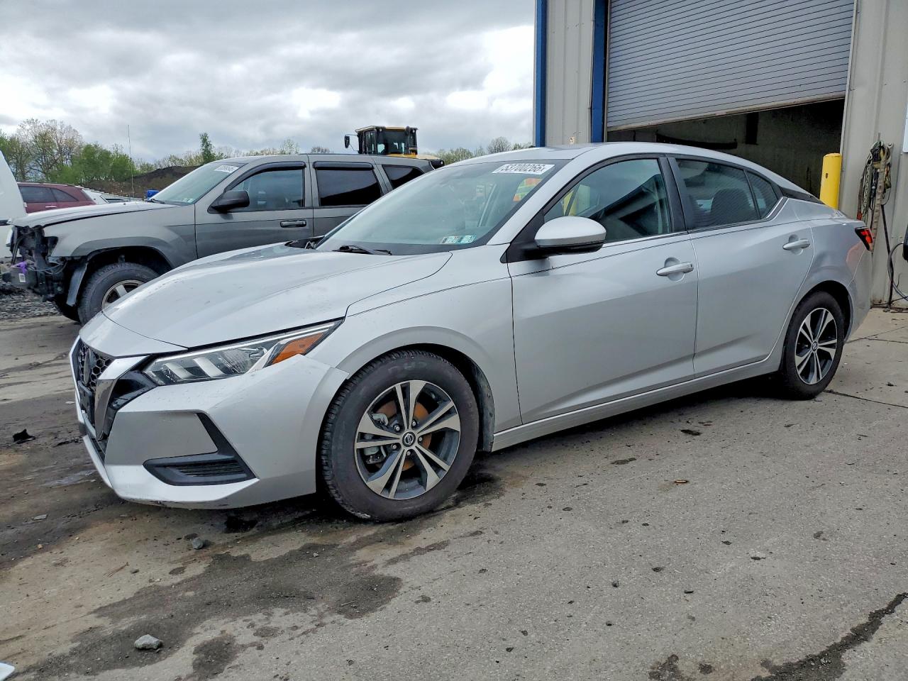 Salvage Nissan Sentra Image