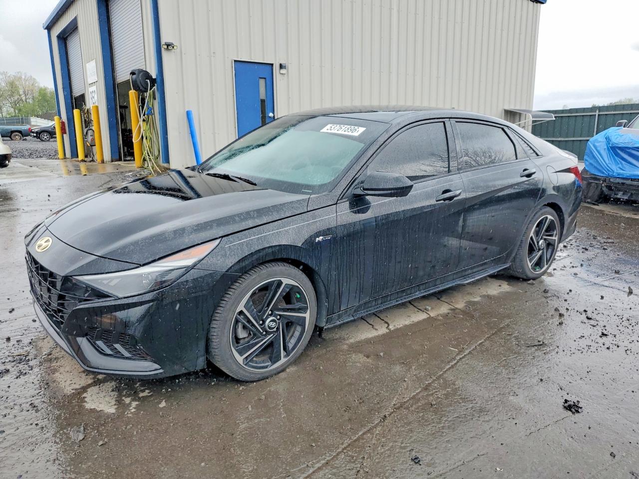 Salvage Hyundai ELANTRA Image