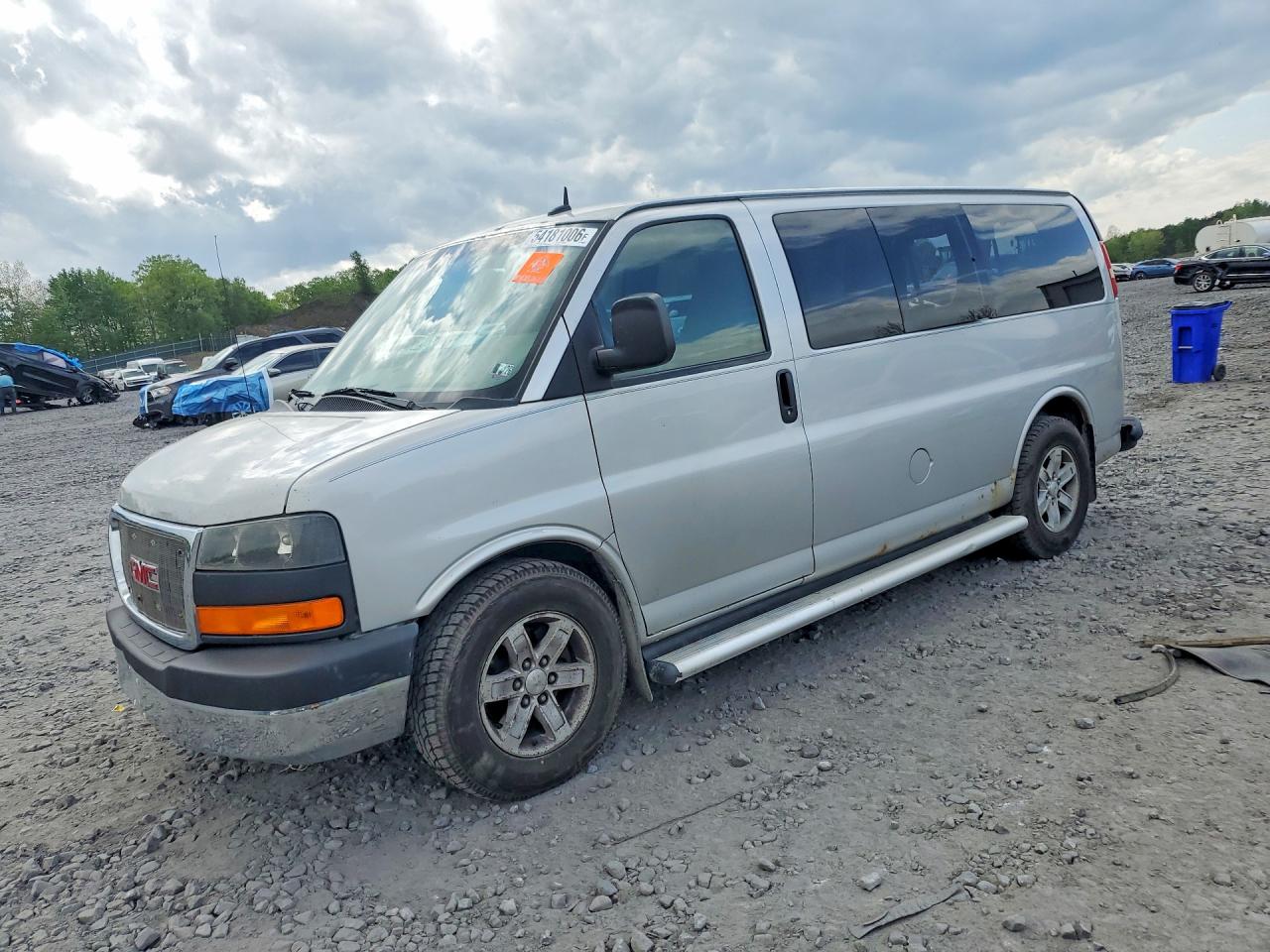 Salvage GMC Savana Image