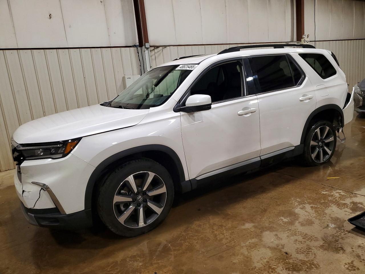 Salvage Honda Pilot Image