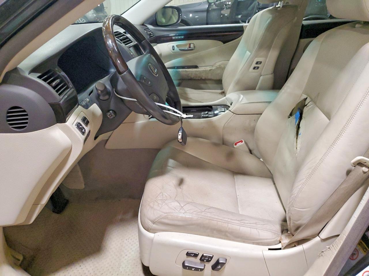 Lexus LS 460