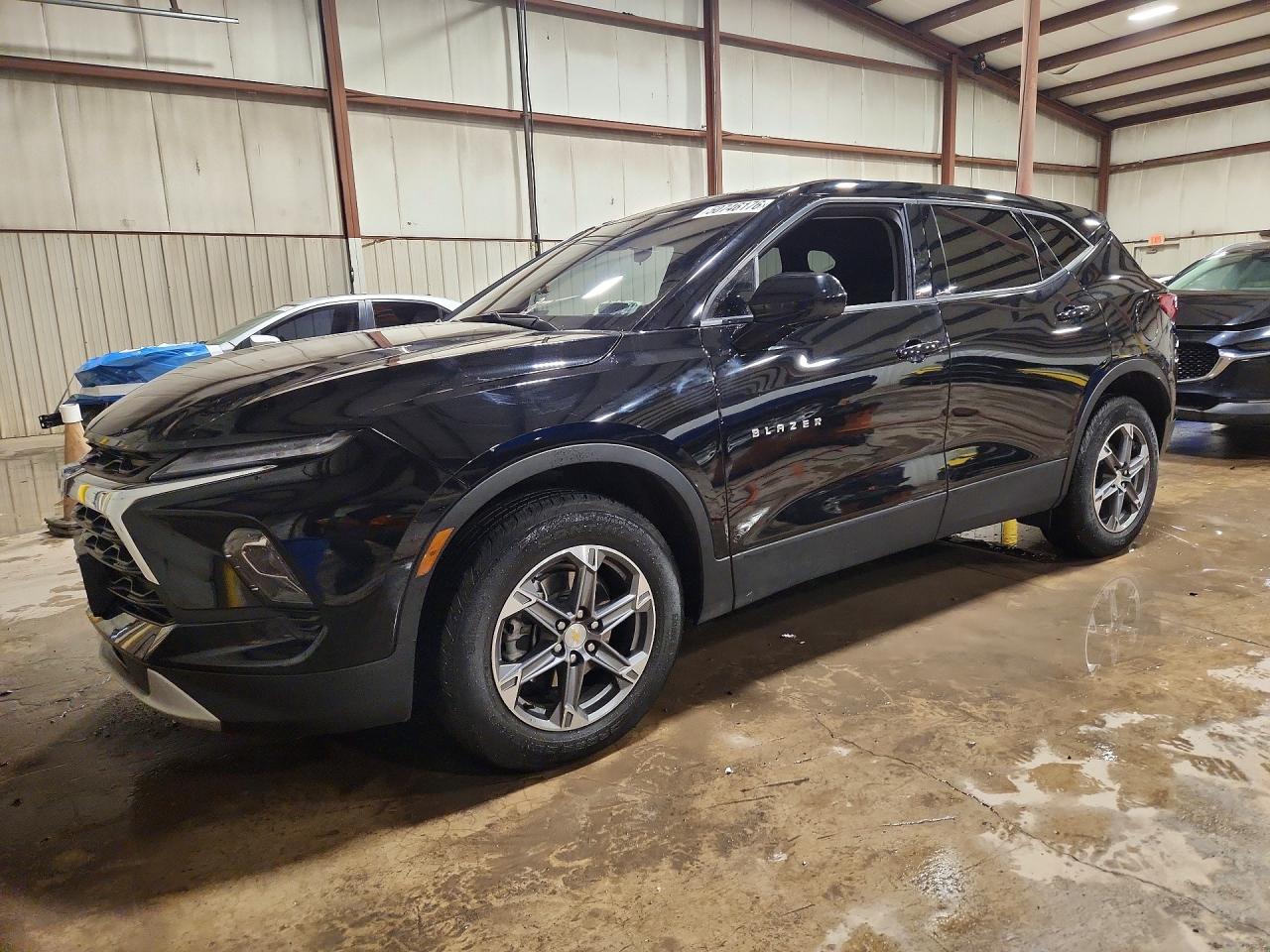 Salvage Chevrolet Blazer Image