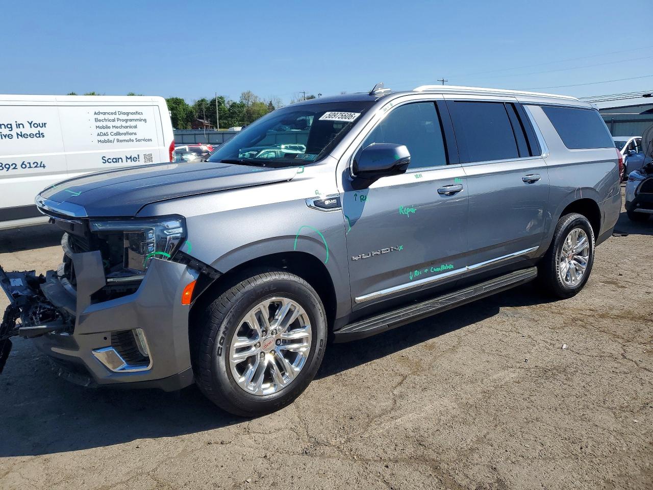 Salvage GMC Yukon Image