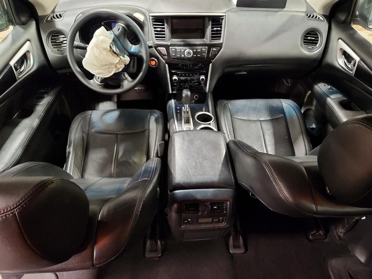 Nissan Pathfinder S