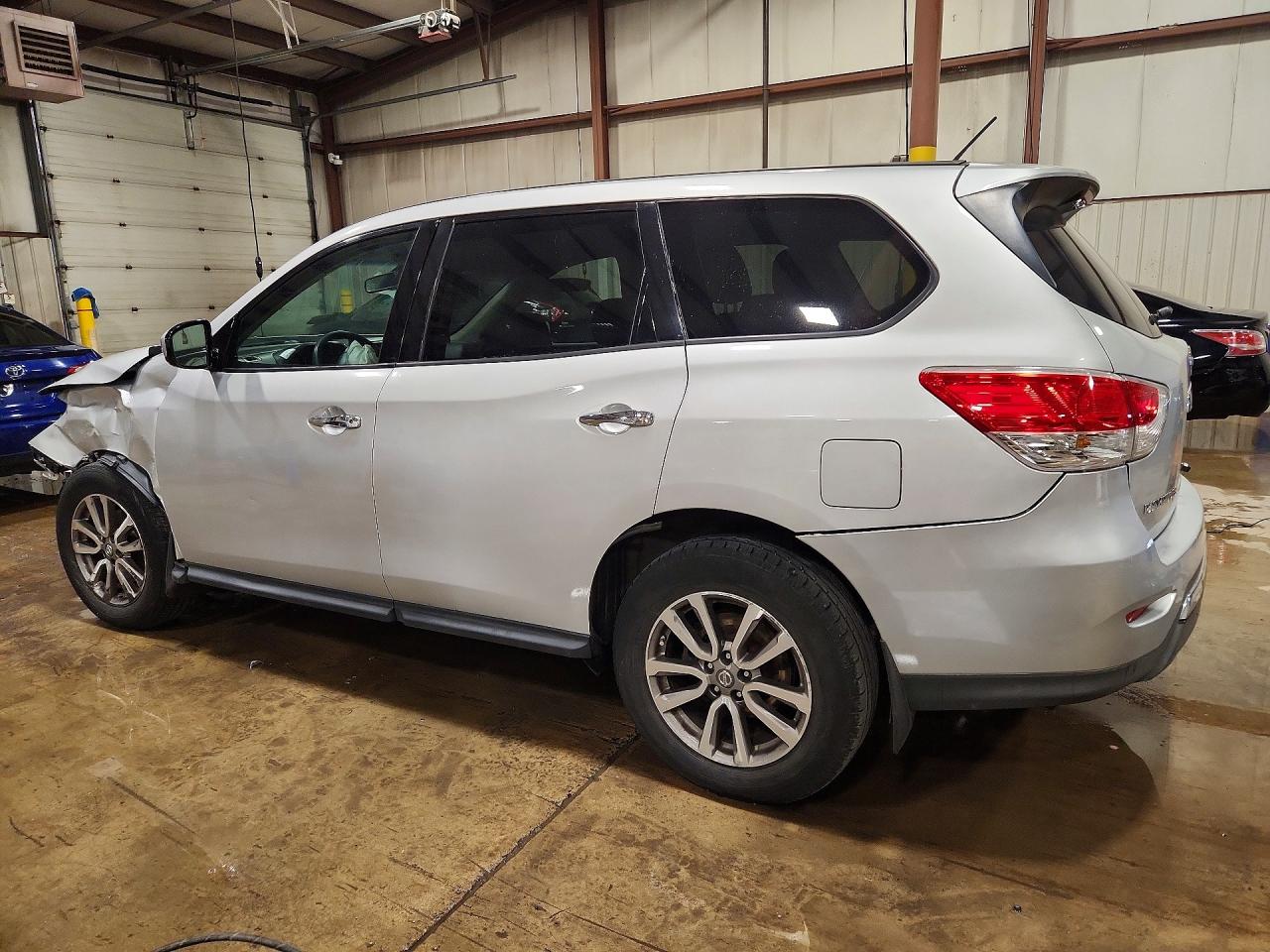 Nissan Pathfinder S