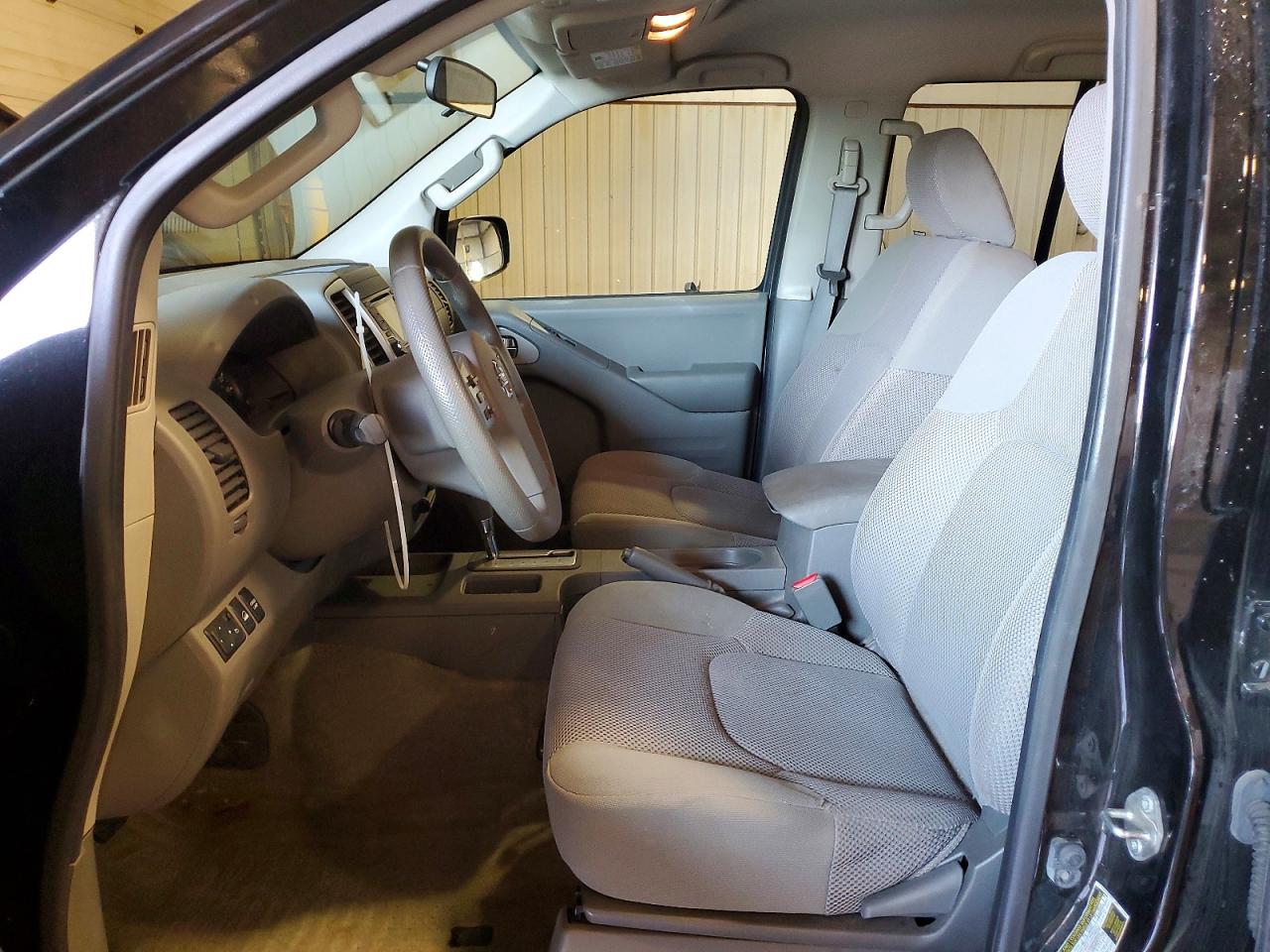 Nissan Frontier Sv