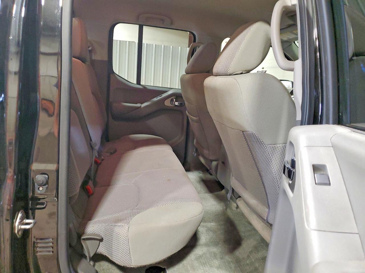 Nissan Frontier Sv