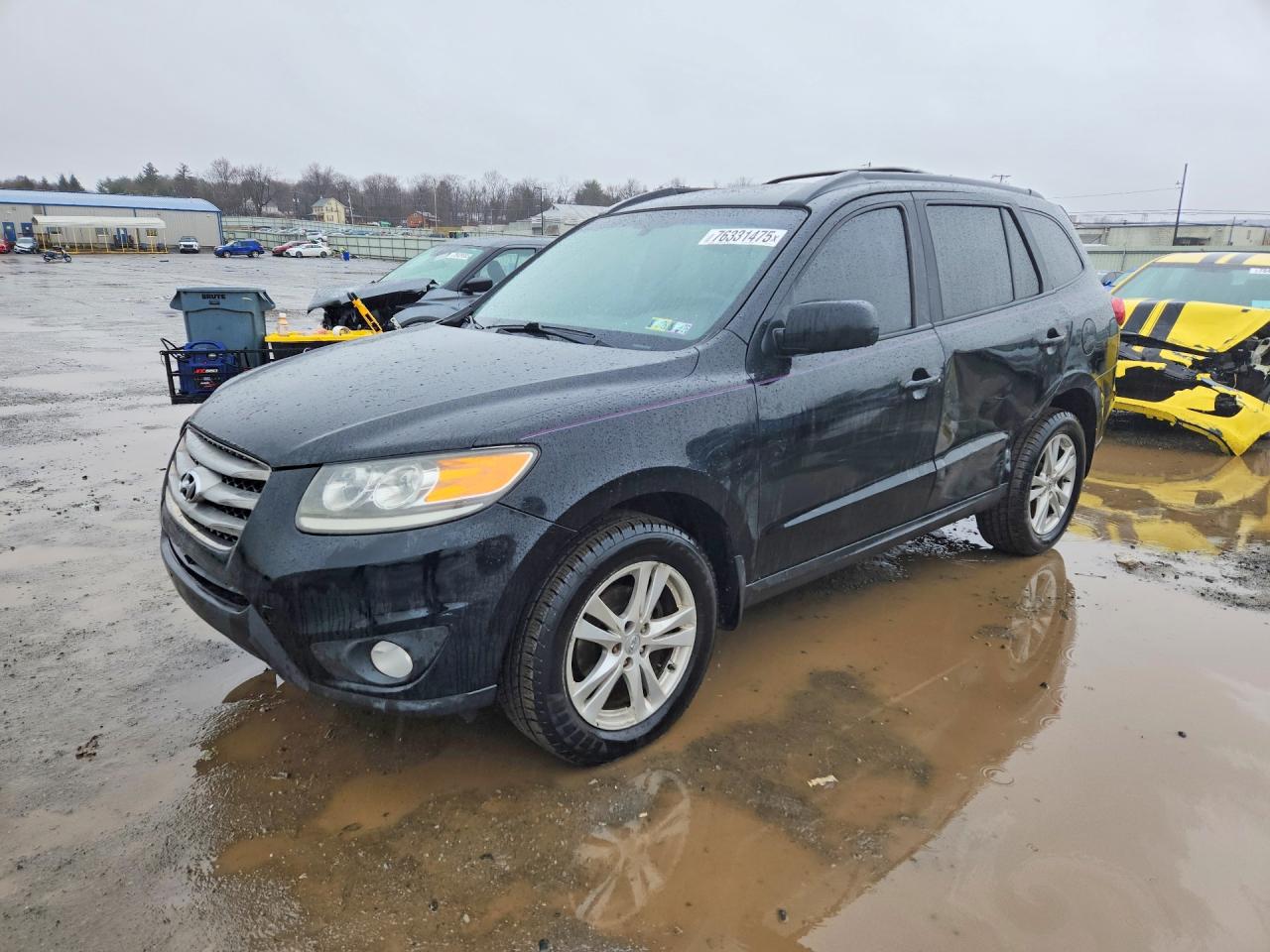 Salvage Hyundai SANTA FE Image