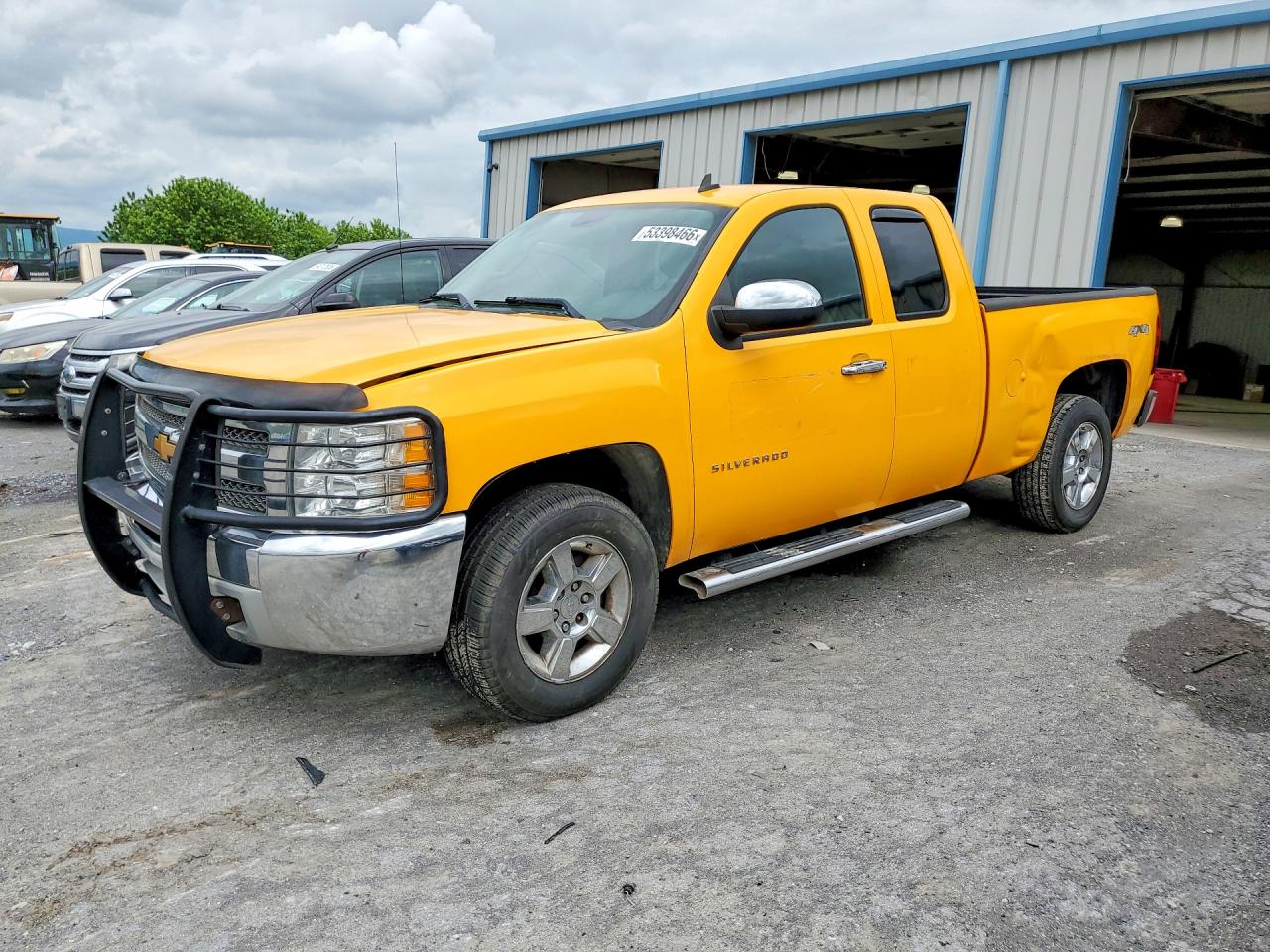 Salvage Chevrolet Silverado Image