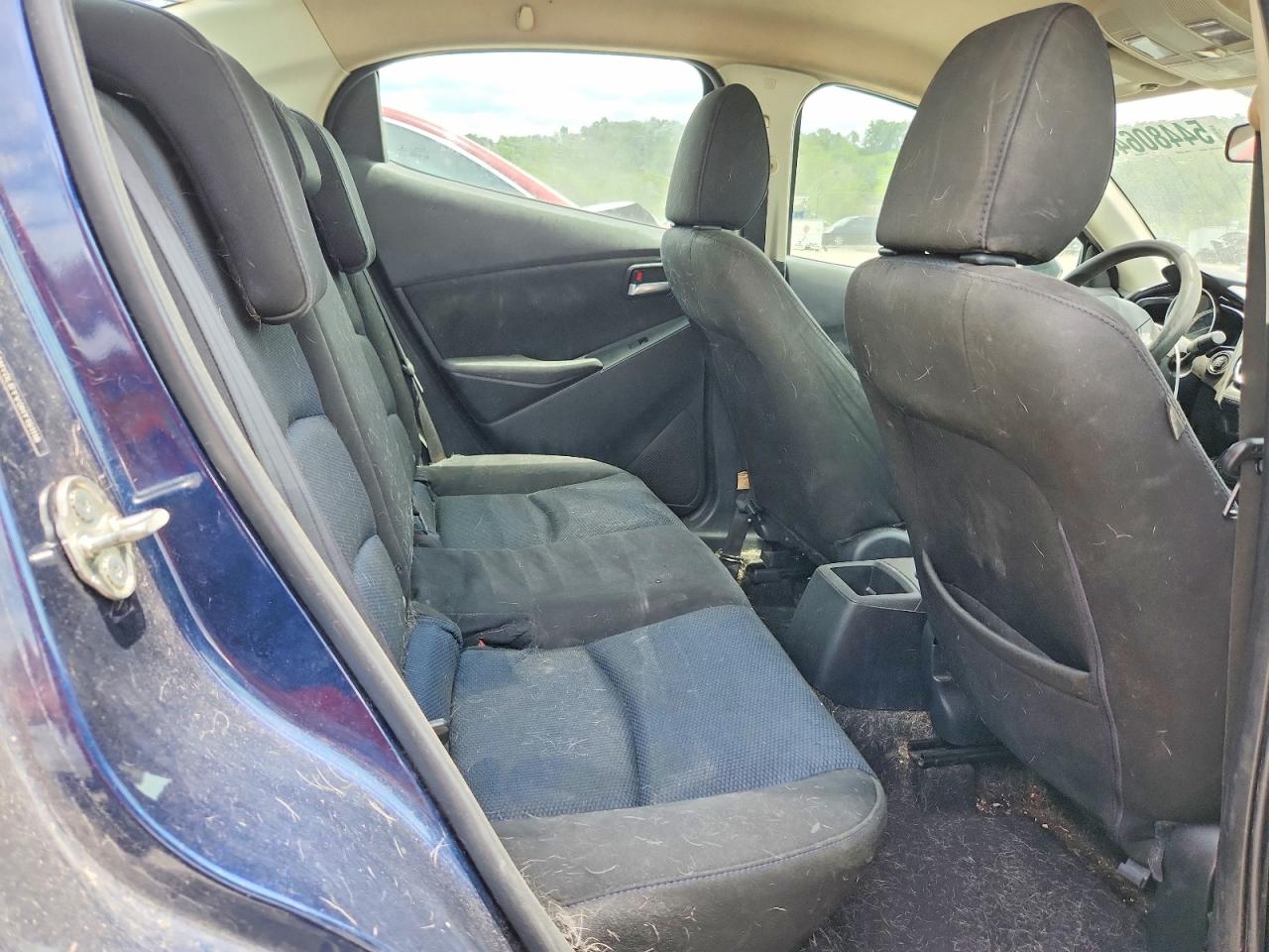 Toyota Yaris Base