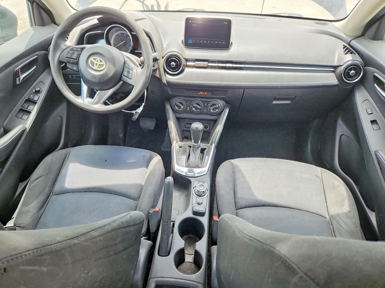 Toyota Yaris Base