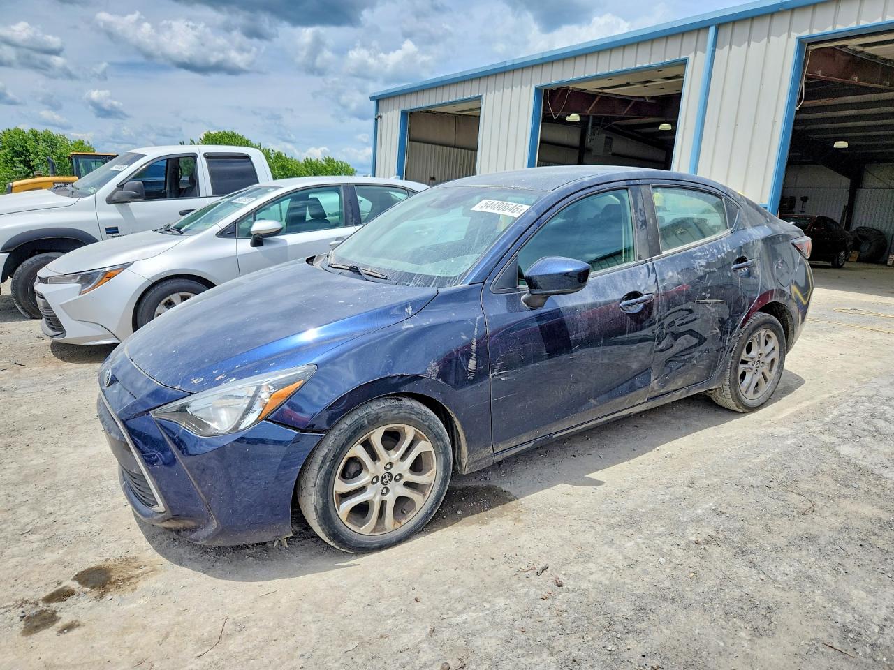 Salvage Toyota Yaris Image
