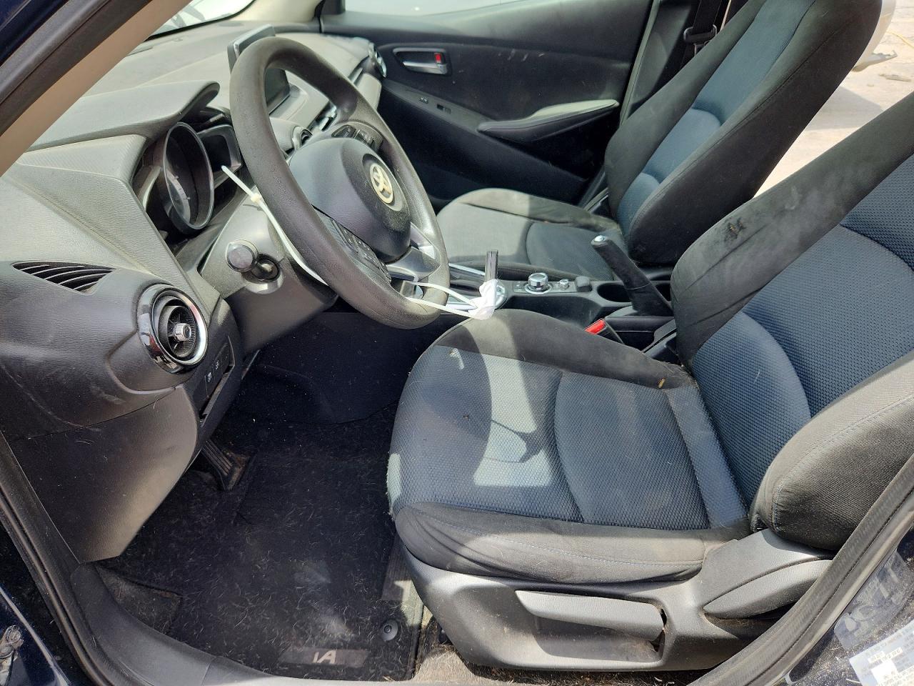 Toyota Yaris Base