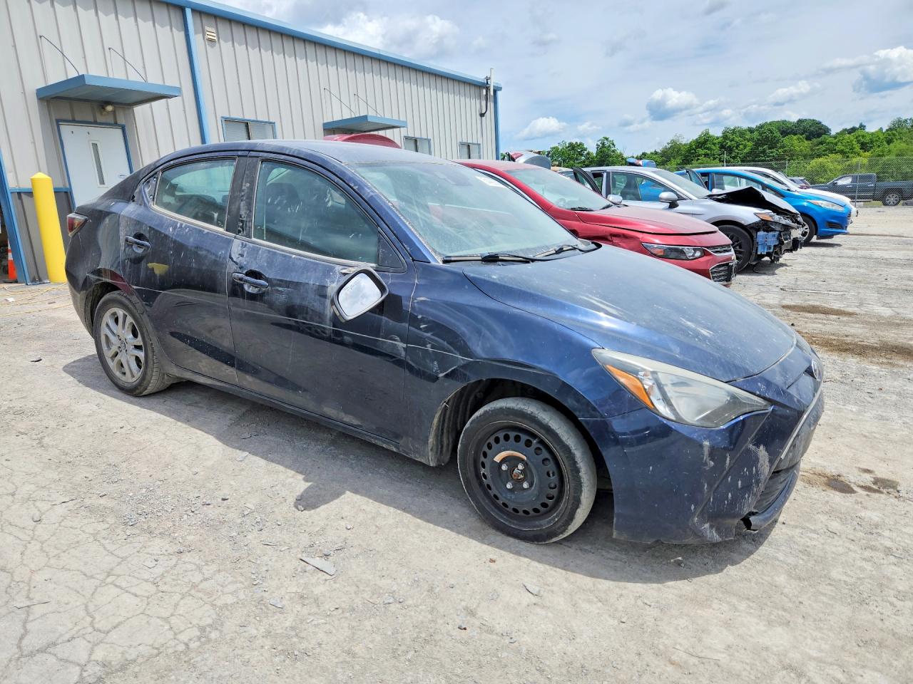 Toyota Yaris Base