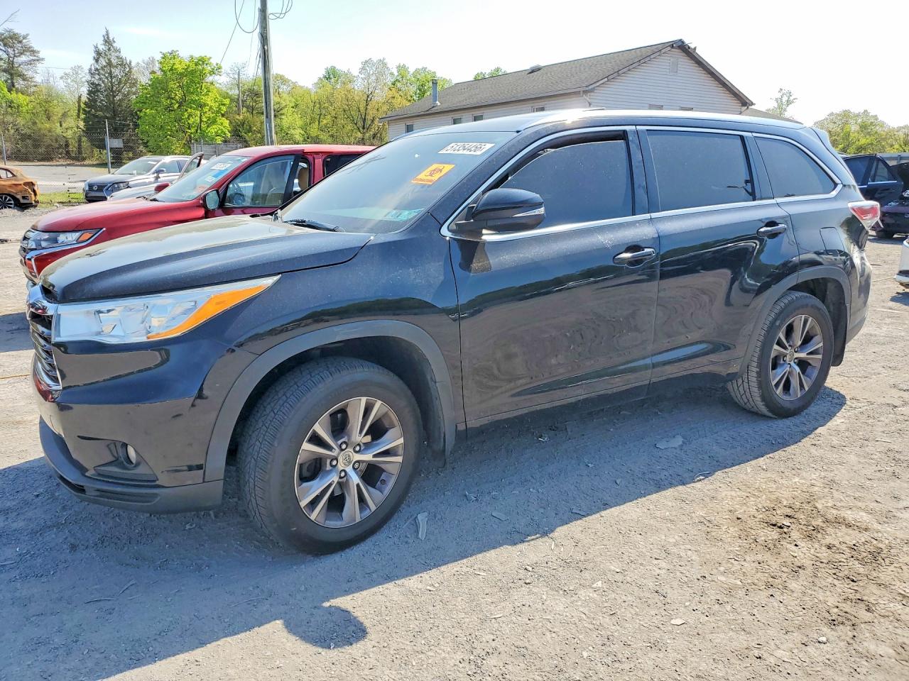 Salvage Toyota Highlander Image