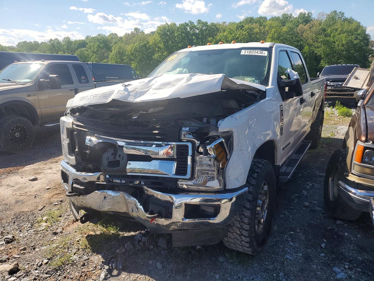Salvage Ford F-350 Image