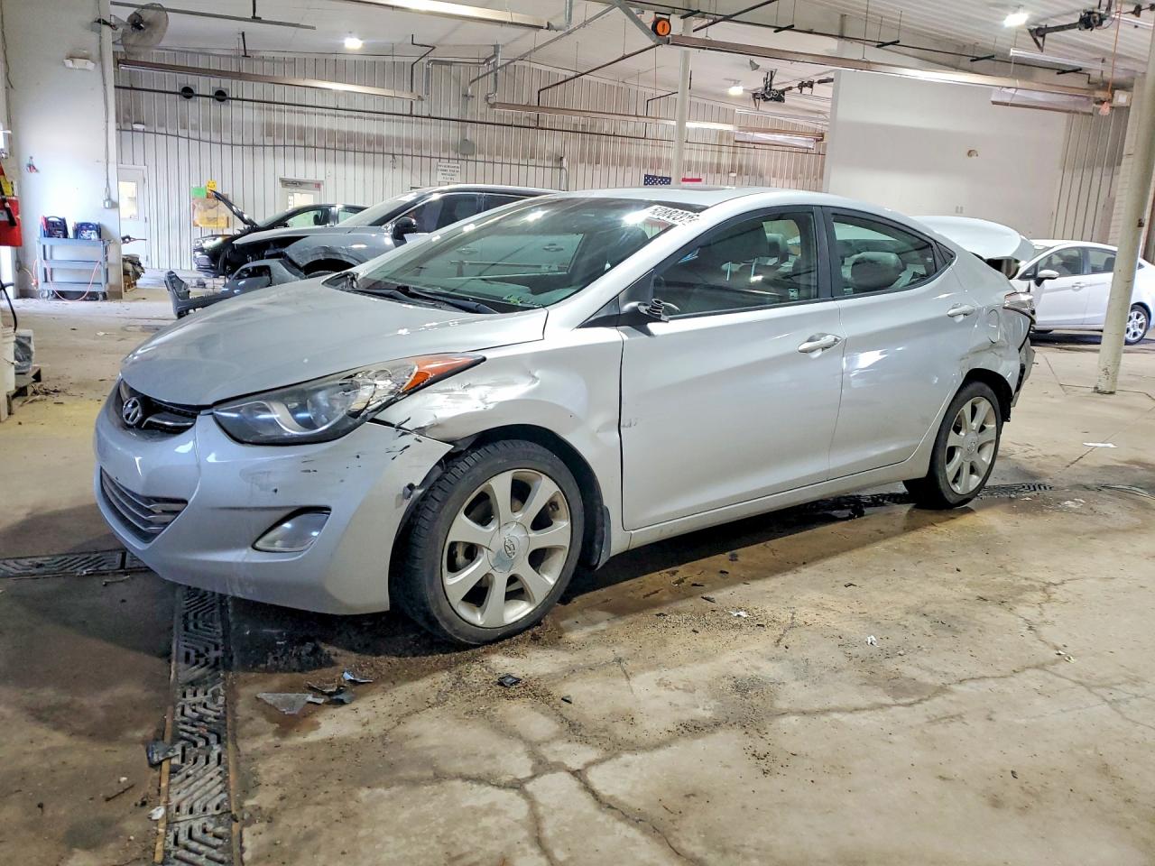 Salvage Hyundai ELANTRA Image