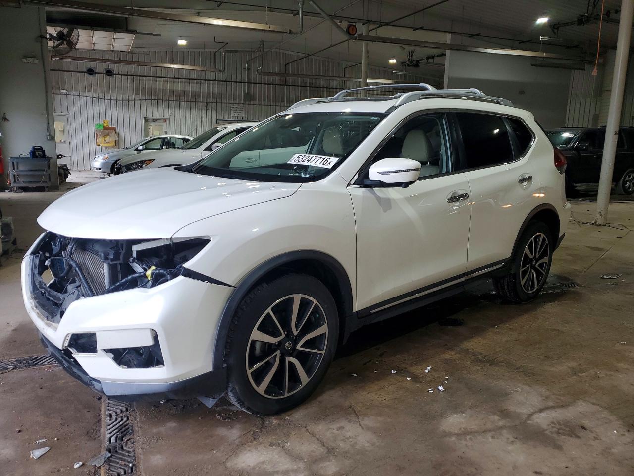Salvage Nissan Rogue Image