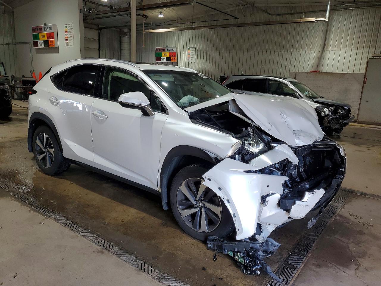 Lexus NX Base