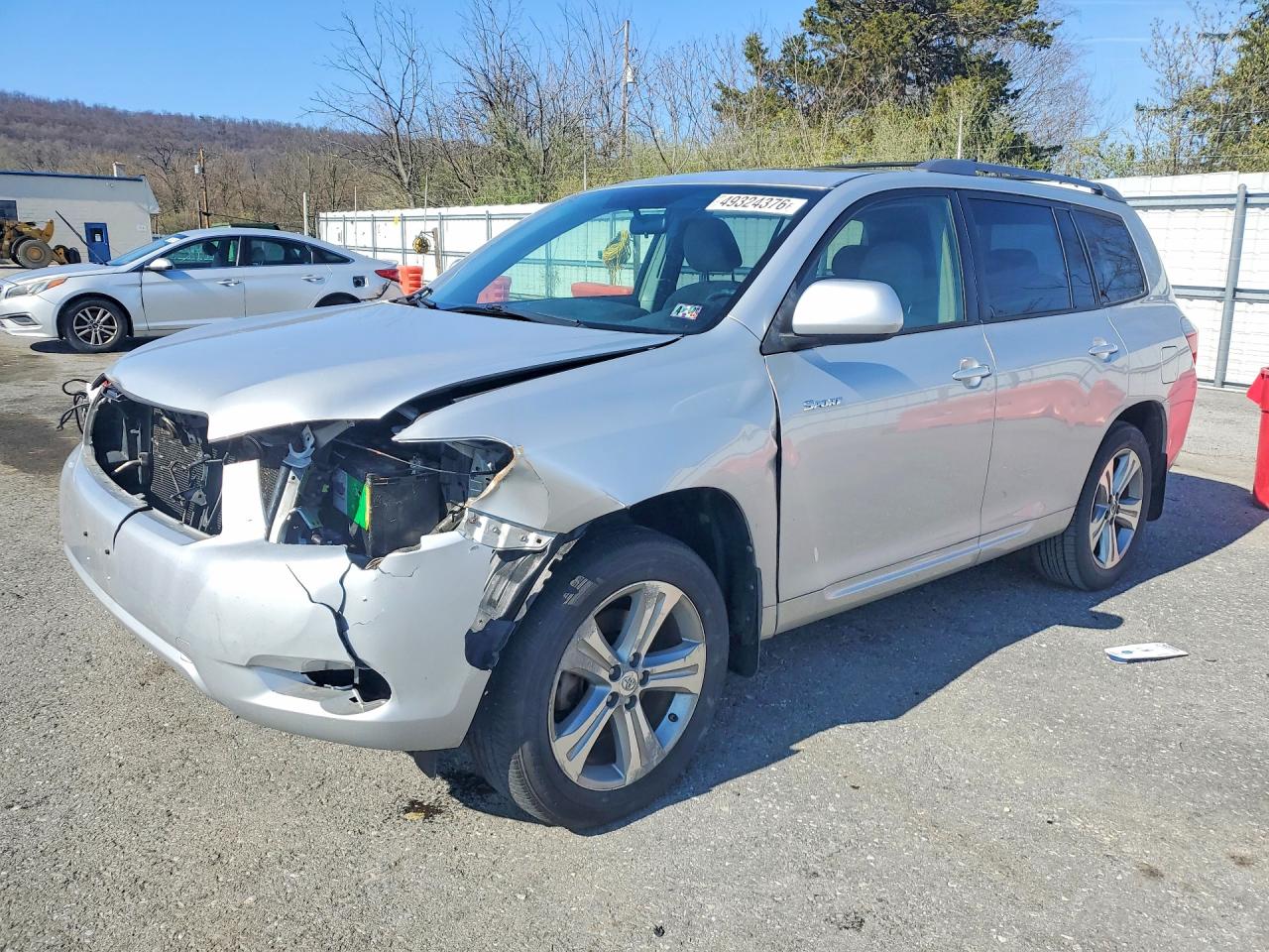 Salvage Toyota Highlander Image