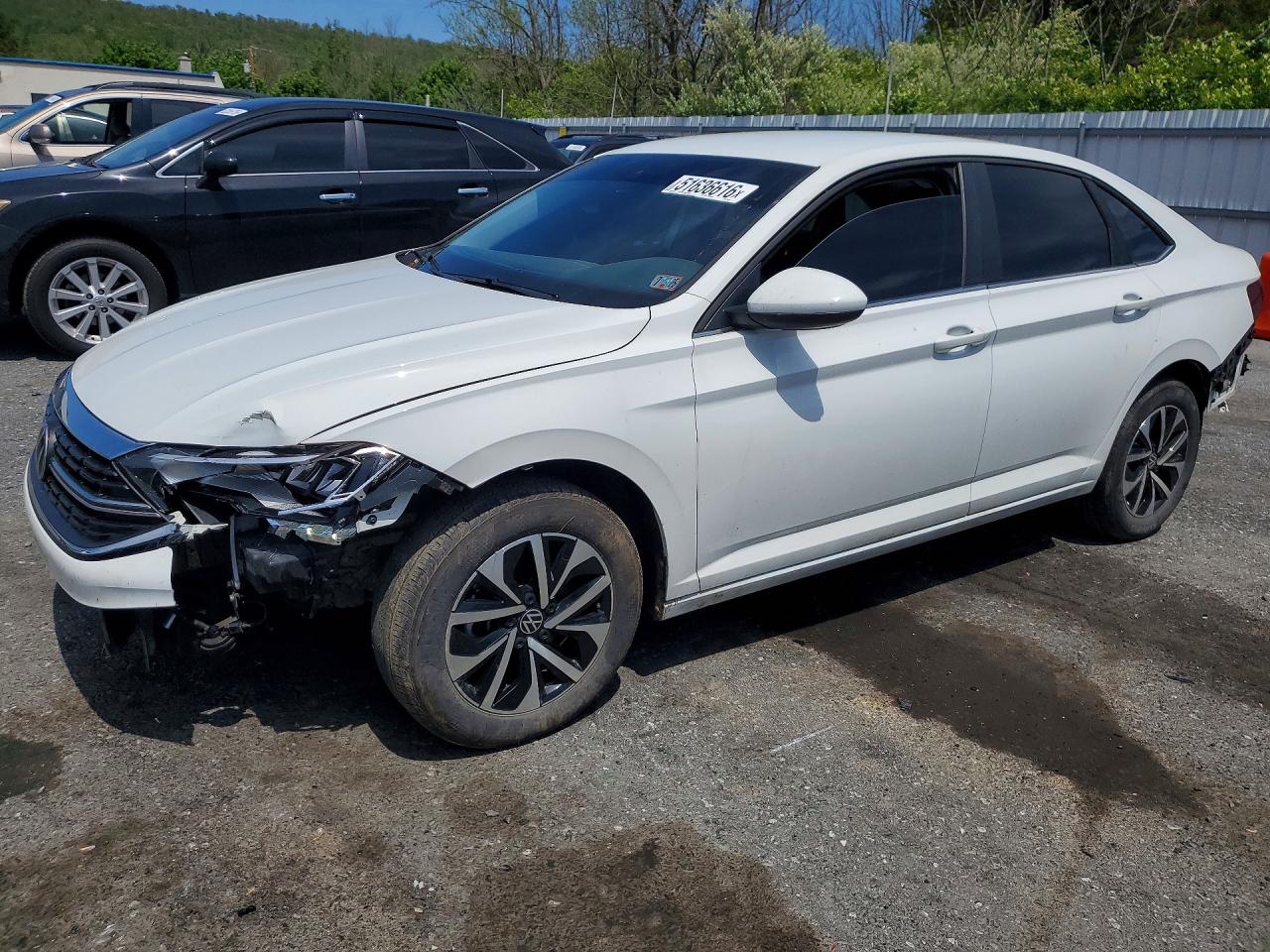 Salvage Volkswagen Jetta Image