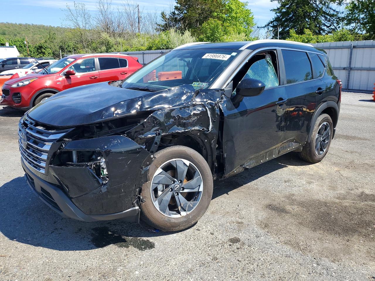 Salvage Nissan Rogue Image