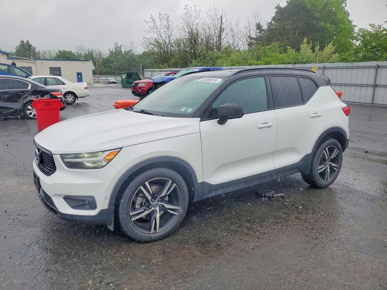 Salvage Volvo XC40 Image