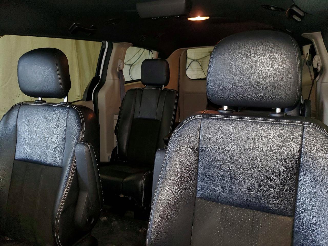 Dodge Caravan Sxt