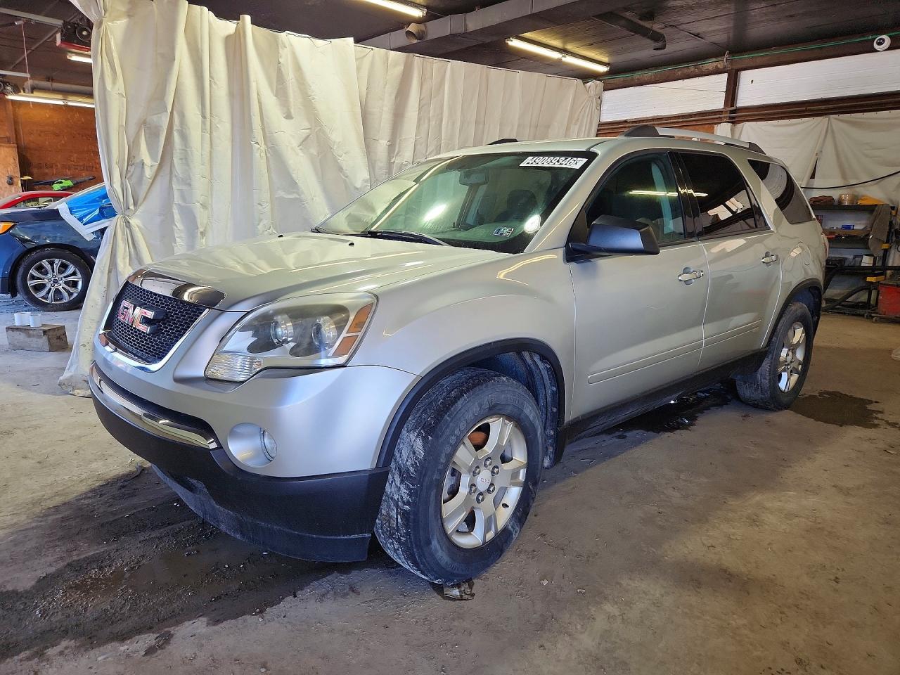 Salvage GMC Acadia Image