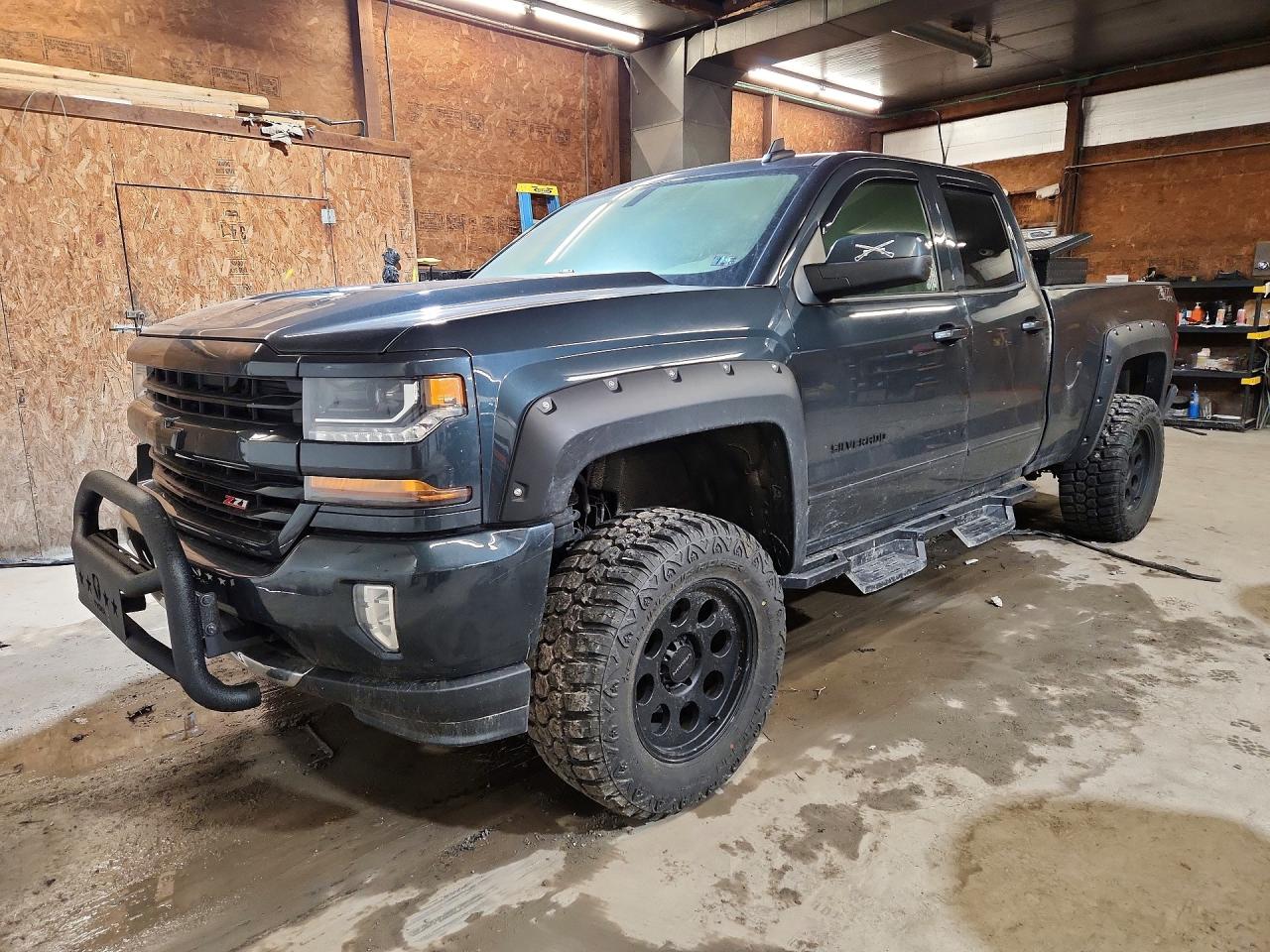 Salvage Chevrolet Silverado Image