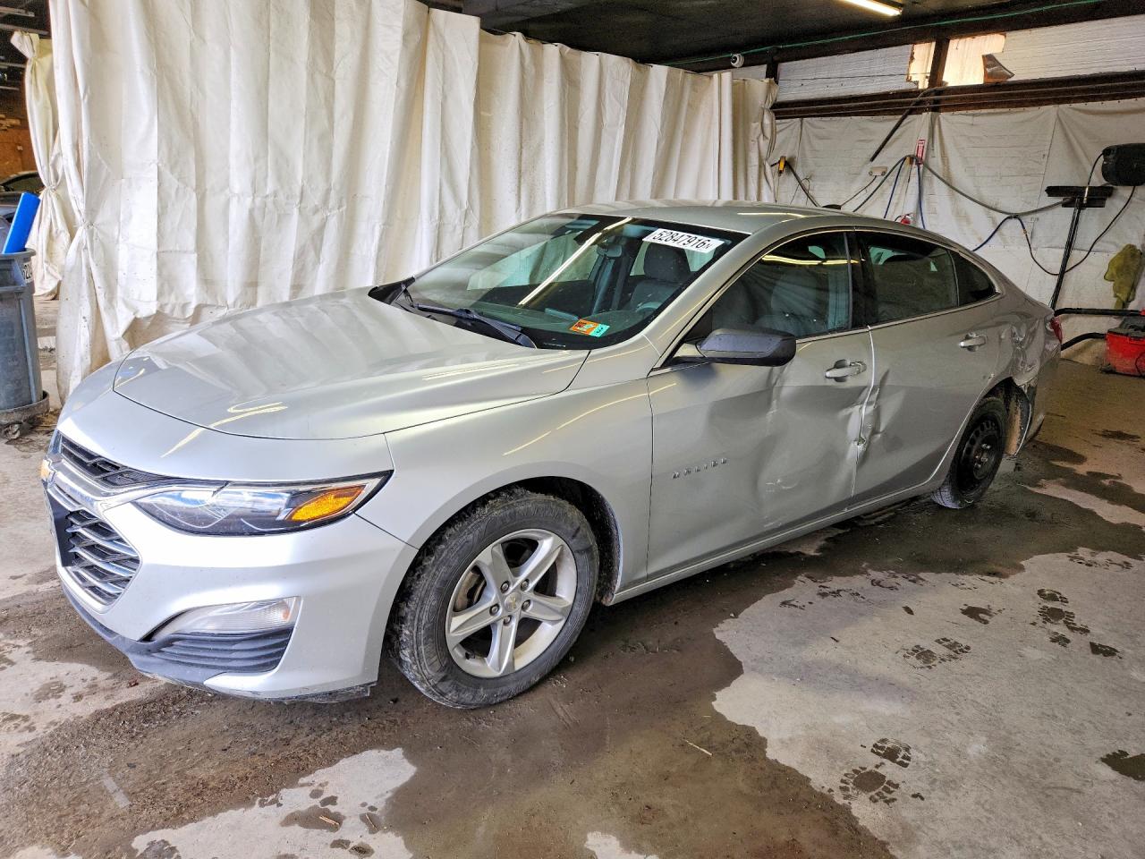 Salvage Chevrolet Malibu Image
